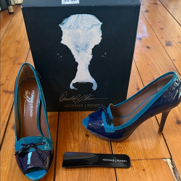 Donald J. Pliner Teal and Navy Peep Toe Heels - Picture 1 of 4